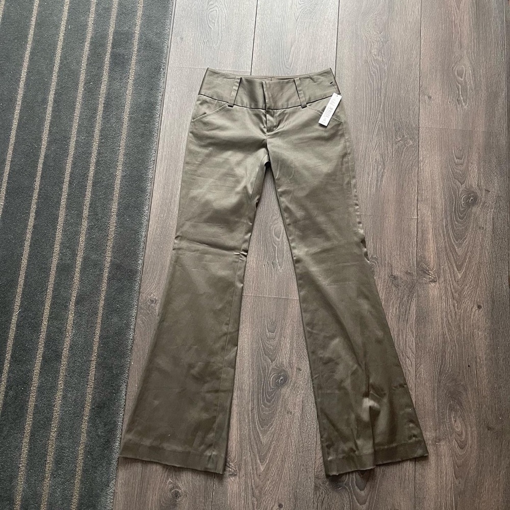 NWT Alice + Olivia Low Waisted Slacks